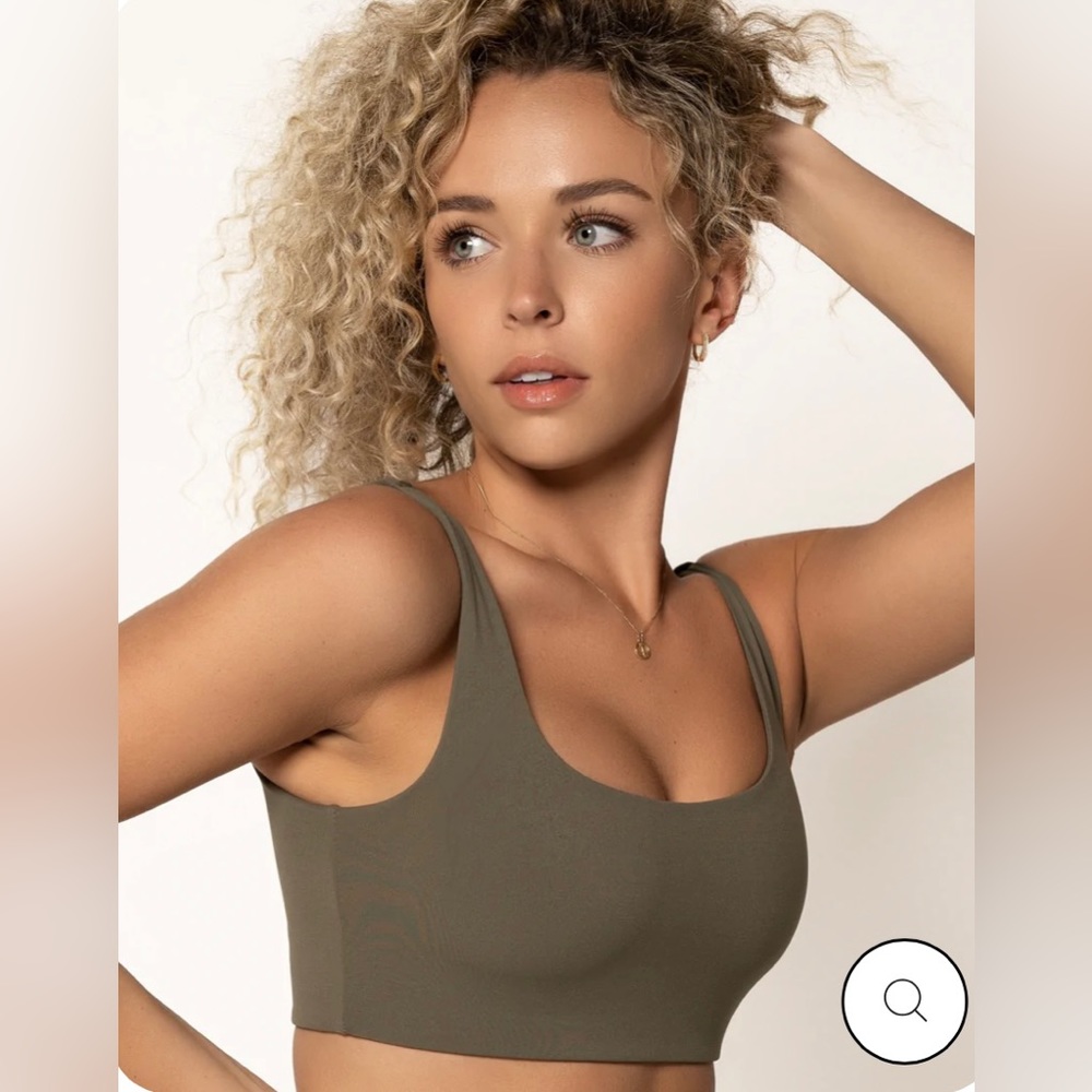 LYCIT scoop neck bra size SMALL